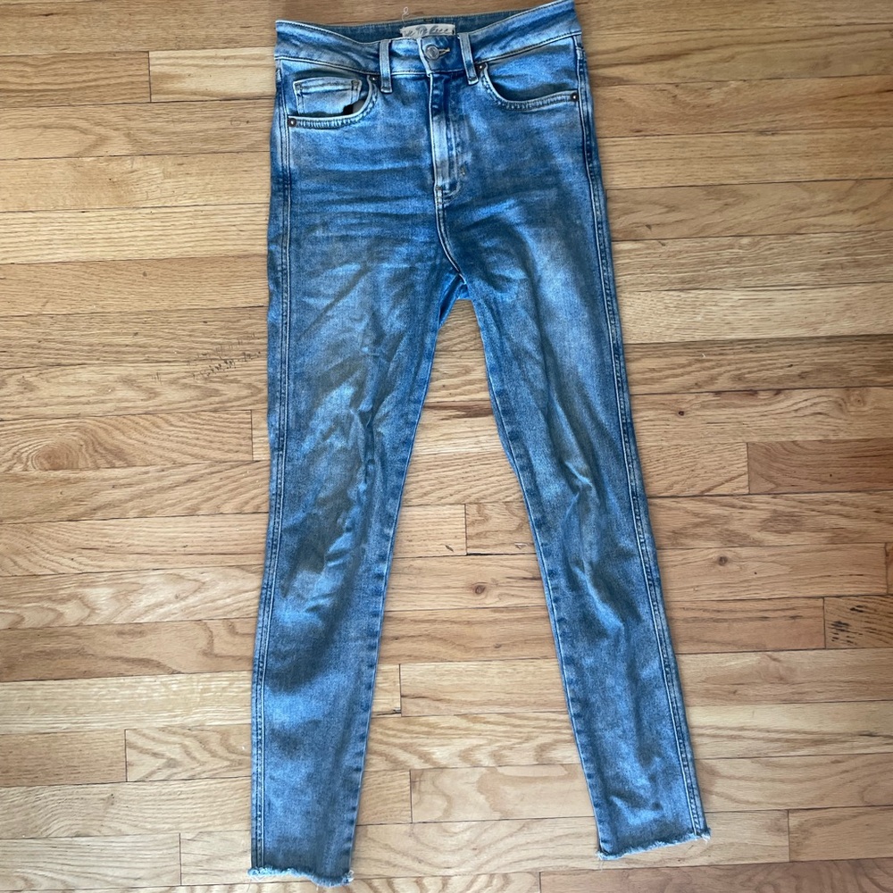 Free people skinny jeans in size 26 (stretchy)